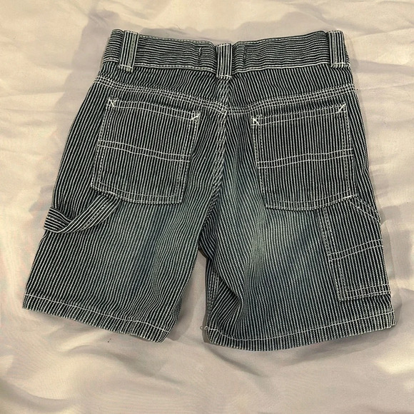 Old Navy - LIKE NEW - Striped carpenter style Casual Shorts - Picture 3 of 3